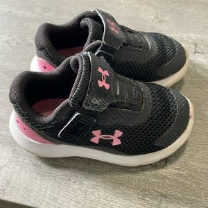 Under Armour Toddler Shoe. Size 6K